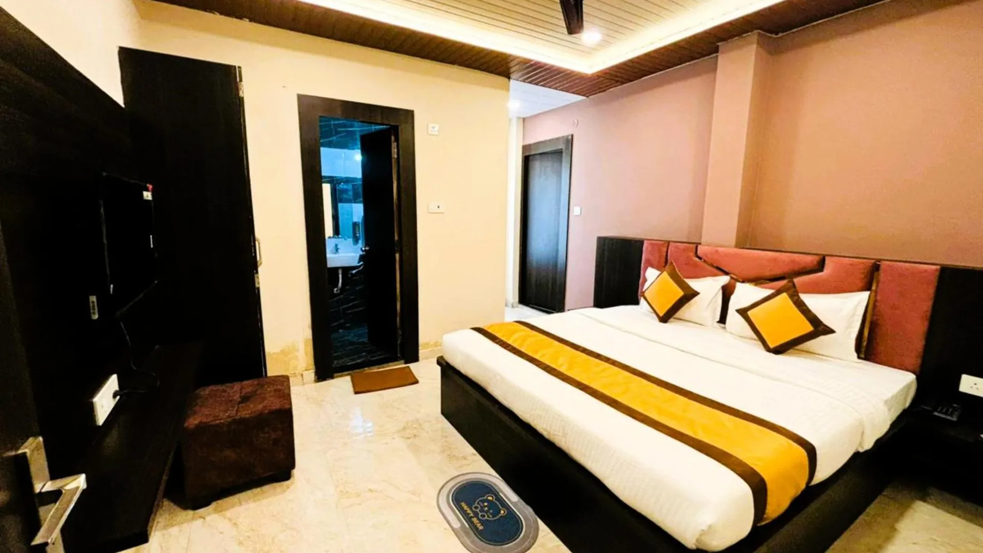 G R Hotel Imperial Inn Varanasi - Family Friendly With Luxury Room - Near Kashi Vishwanath Temple And Ganga Ghat - Excellent Customer Service Awarded Séjour chez l'habitant