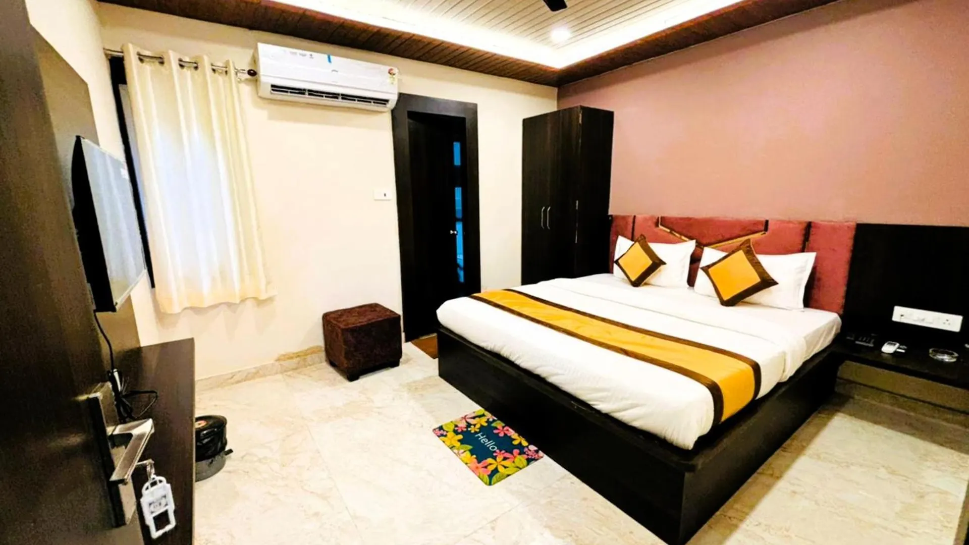G R Hotel Imperial Inn Varanasi - Family Friendly With Luxury Room - Near Kashi Vishwanath Temple And Ganga Ghat - Excellent Customer Service Awarded